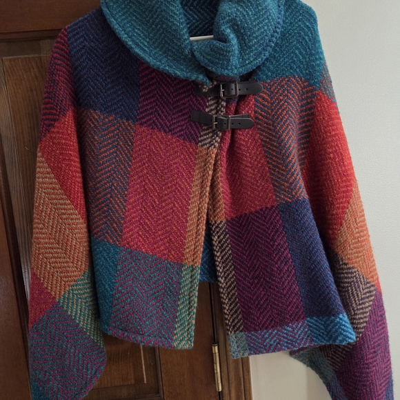 Aran Sweater Market Jackets & Blazers - Aran Sweater Market, NWT! Cape Coat, Wool Bright Multicolor Plaid Wow! 😳